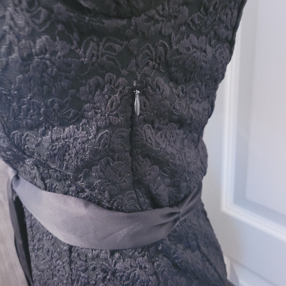 White House Black Market Dress. - Picture 3 of 4